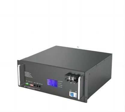 Quadratische praktische Mehrzweck-Backupbatterie für Elektrofahrzeuge mit mattschwarzem Gehäuse