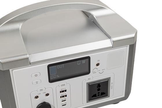 Hohe Energiedichte DC12V 300W USB-Portable Power Bank Autolader / Sonnenkollektorlader MSDS für Heimsicherung zugelassen