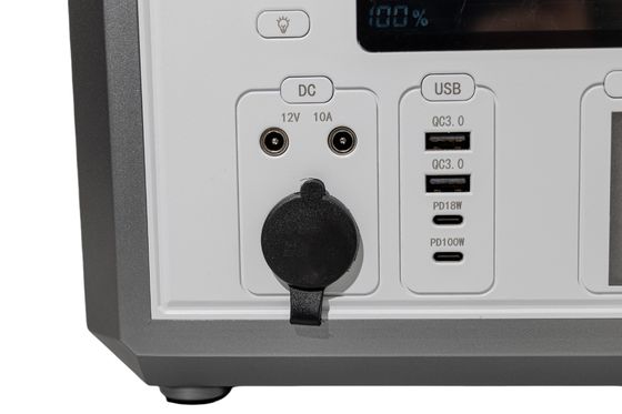 Hohe Energiedichte DC12V 300W USB-Portable Power Bank Autolader / Sonnenkollektorlader MSDS für Heimsicherung zugelassen