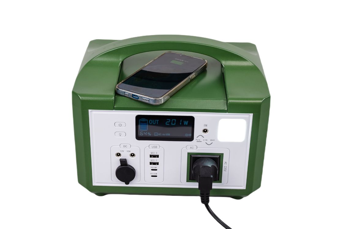 Schnellladung MPPT Solar Cotroller 600W Leistung Grüner Kunststoff Gehäuse Solargenerator Für Outdoor Backup System