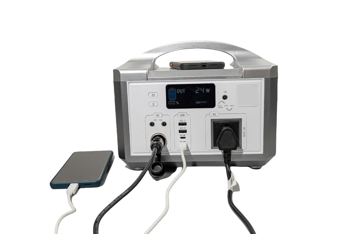 IP65 tragbare Stromversorgung LifePO4 600WH Batterie Ausgangsleistung bis zu 1200W Solarenergiegenerator für Camping / Heimgebrauch